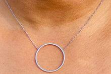 Load image into Gallery viewer, Mia Circle Necklace
