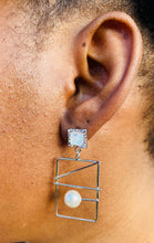 Load image into Gallery viewer, Ivy Square Glass Earrings
