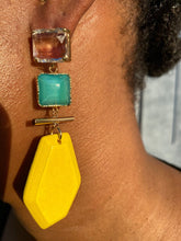 Load image into Gallery viewer, Lauri Drop Top Earrings
