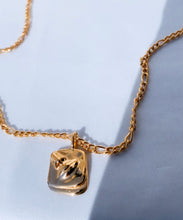 Load image into Gallery viewer, Peyton Face Necklace
